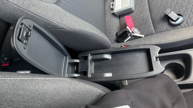 Toyota Yaris Cross 1.5 Hybrid Design 5dr CVT Hybrid Estate